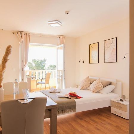 Hotel Villa Dzamonja Bol Esterno foto