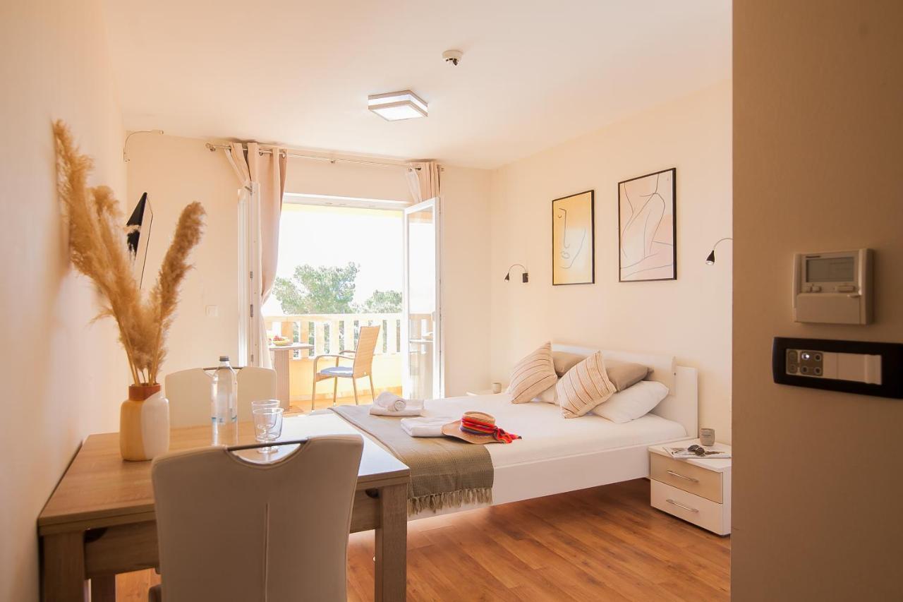 Hotel Villa Dzamonja Bol Esterno foto