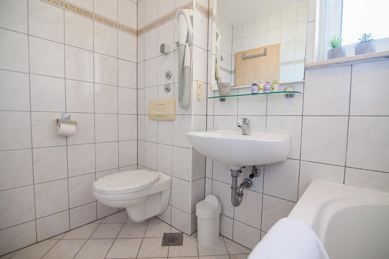 Hotel Villa Dzamonja Bol Esterno foto